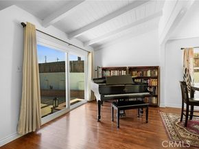 6818 Varna Avenue, Los Angeles CA 91405