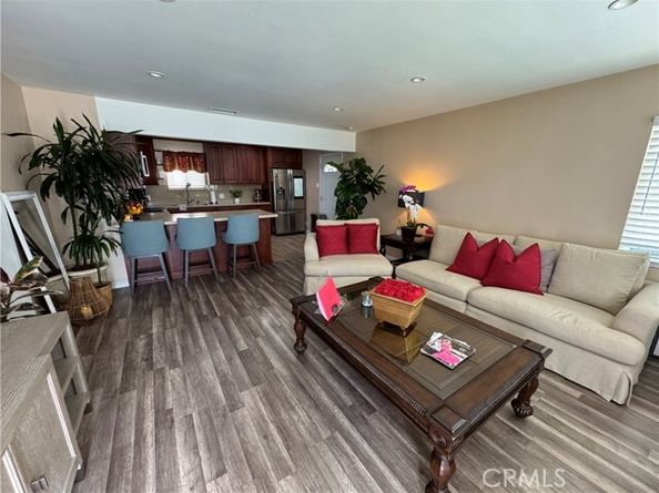 15057 Paddock Street, Sylmar (los Angeles) CA 91342