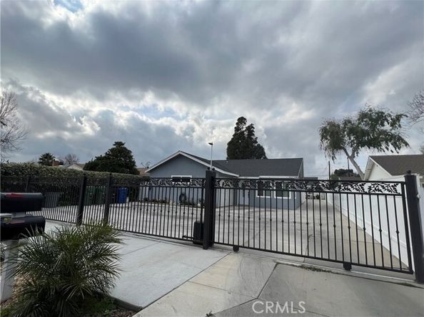 15057 Paddock Street, Sylmar (los Angeles) CA 91342