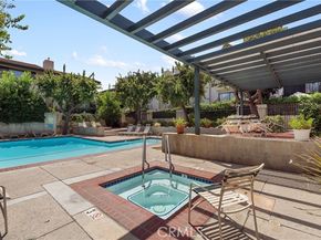 7137 Shoup Ave 39, West Hills (los Angeles) CA 91307