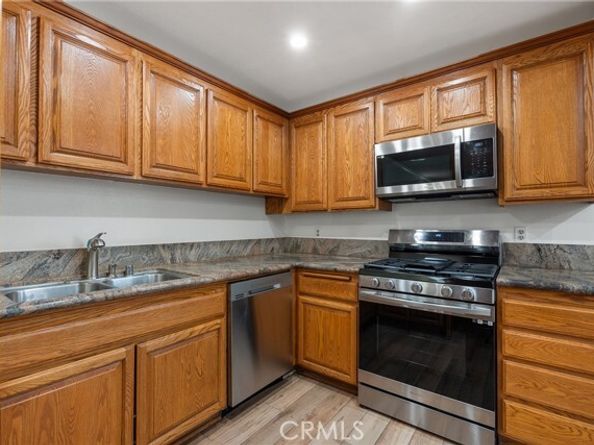 7137 Shoup Ave 39, West Hills (los Angeles) CA 91307