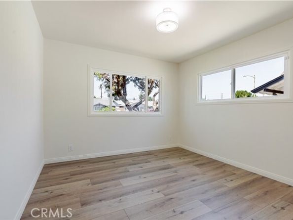 19834 Gresham Street, Northridge (los Angeles) CA 91324