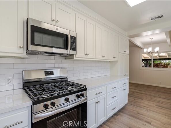 19834 Gresham Street, Northridge (los Angeles) CA 91324