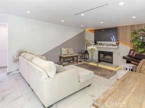 10426 Larwin Avenue, Chatsworth (los Angeles) CA 91311