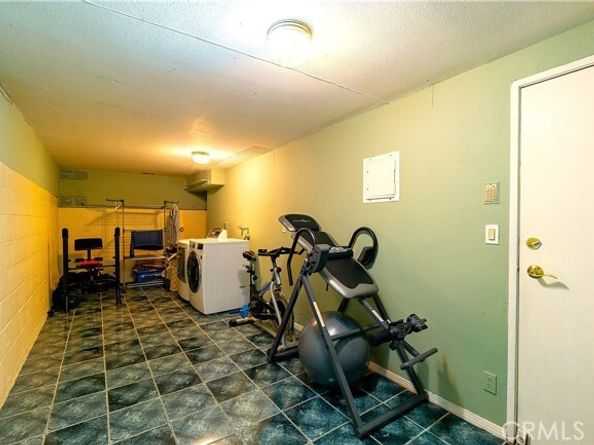 18759 Hatteras Street 25, Tarzana (los Angeles) CA 91356