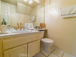 18759 Hatteras Street 25, Tarzana (los Angeles) CA 91356