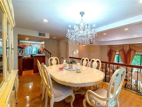 18759 Hatteras Street 25, Tarzana (los Angeles) CA 91356
