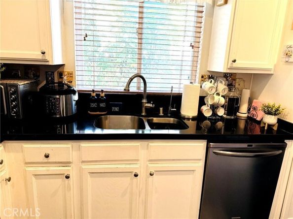 9173 Burnet Avenue, North Hills (los Angeles) CA 91343