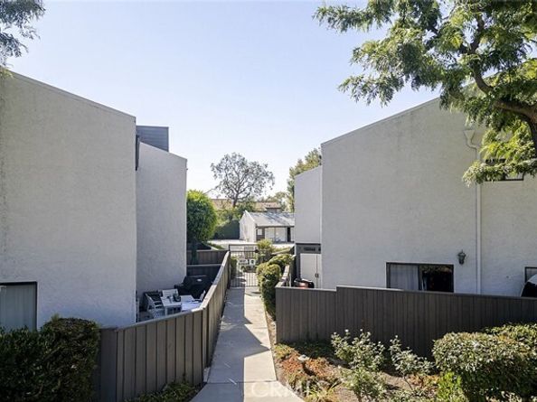 11311 Tampa Avenue 22, Porter Ranch (los Angeles) CA 91326