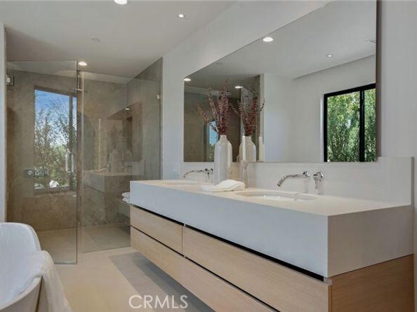 4939 Petit Avenue, Encino (los Angeles) CA 91436