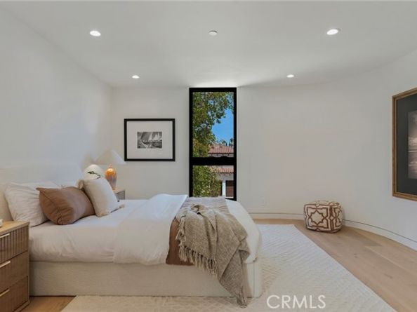 4939 Petit Avenue, Encino (los Angeles) CA 91436