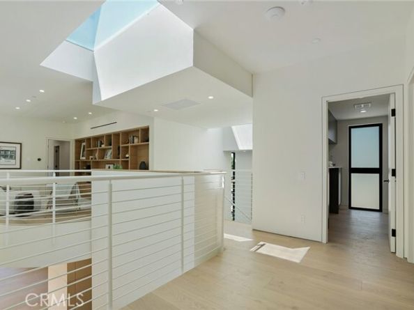 4939 Petit Avenue, Encino (los Angeles) CA 91436