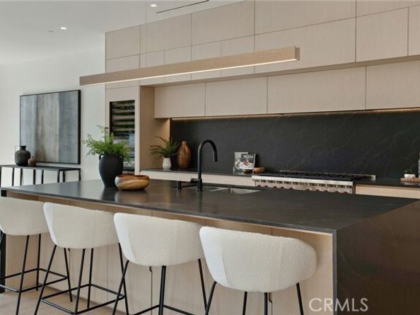 4939 Petit Avenue, Encino (los Angeles) CA 91436