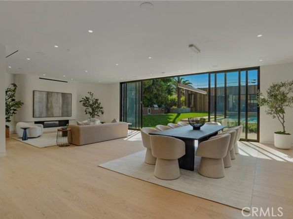 4939 Petit Avenue, Encino (los Angeles) CA 91436