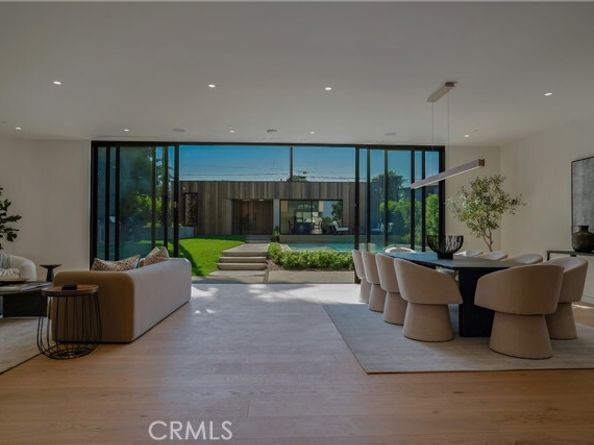 4939 Petit Avenue, Encino (los Angeles) CA 91436