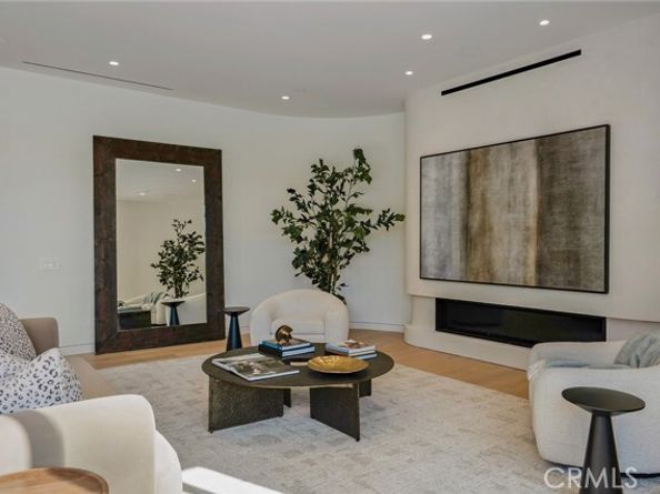 4939 Petit Avenue, Encino (los Angeles) CA 91436