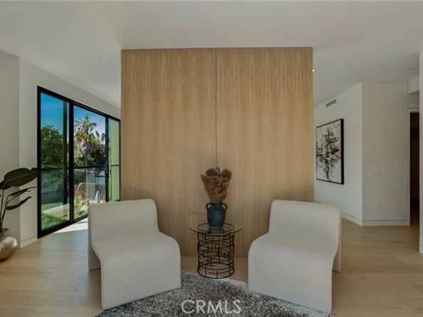 4939 Petit Avenue, Encino (los Angeles) CA 91436