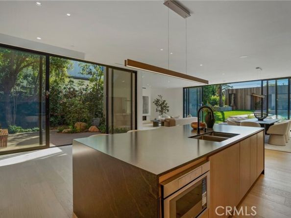 4939 Petit Avenue, Encino (los Angeles) CA 91436
