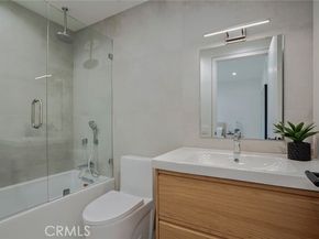4939 Petit Avenue, Encino (los Angeles) CA 91436