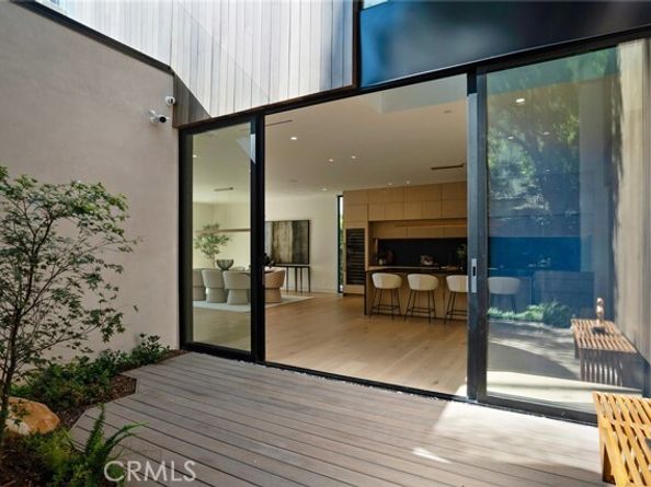 4939 Petit Avenue, Encino (los Angeles) CA 91436