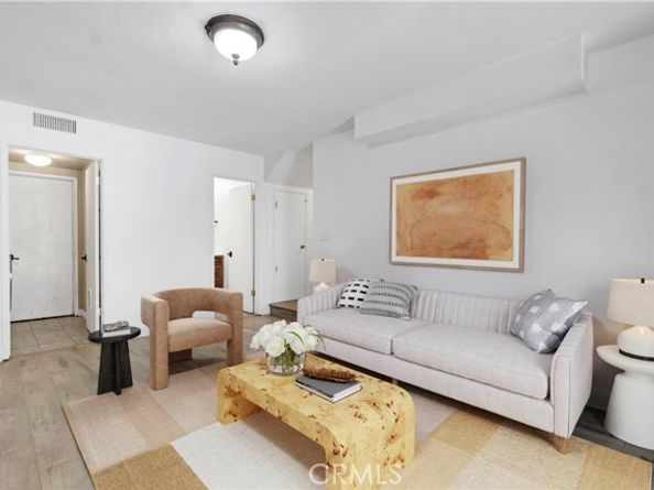 19947 Cantara Street, Winnetka (los Angeles) CA 91306