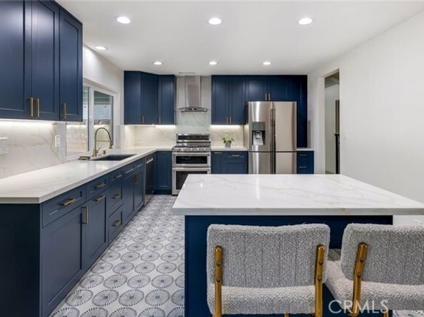 19947 Cantara Street, Winnetka (los Angeles) CA 91306
