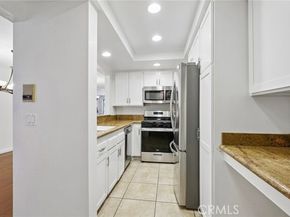 21650 Burbank Blvd. 206, Woodland Hills (los Angeles) CA 91367
