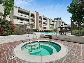 21650 Burbank Blvd. 206, Woodland Hills (los Angeles) CA 91367
