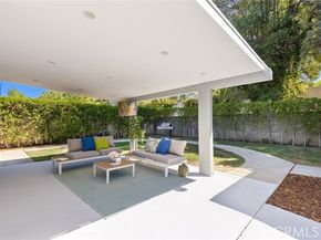 19438 Calvert Street, Tarzana (los Angeles) CA 91335