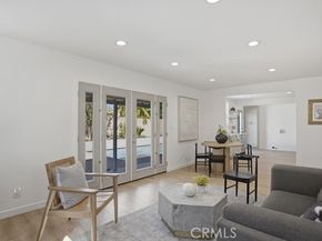 21045 Blythe Street, Canoga Park (los Angeles) CA 91304