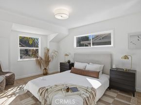 21045 Blythe Street, Canoga Park (los Angeles) CA 91304