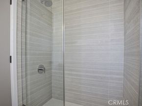 21045 Blythe Street, Canoga Park (los Angeles) CA 91304