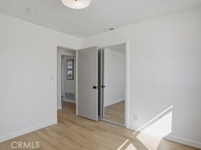 21045 Blythe Street, Canoga Park (los Angeles) CA 91304