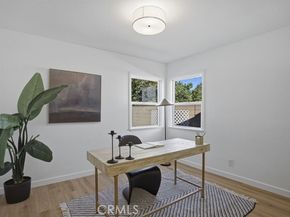 21045 Blythe Street, Canoga Park (los Angeles) CA 91304