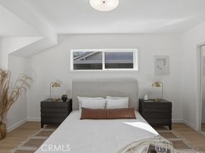 21045 Blythe Street, Canoga Park (los Angeles) CA 91304