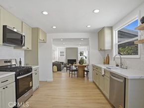 21045 Blythe Street, Canoga Park (los Angeles) CA 91304