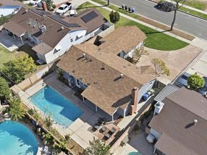 21045 Blythe Street, Canoga Park (los Angeles) CA 91304