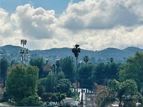 6800 Corbin Avenue 308, Reseda (los Angeles) CA 91335