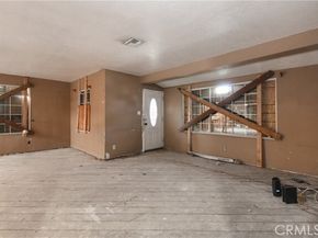 19448 Kittridge, Reseda (los Angeles) CA 91335