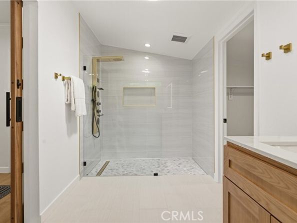 6539 Noble Avenue, Van Nuys (los Angeles) CA 91411