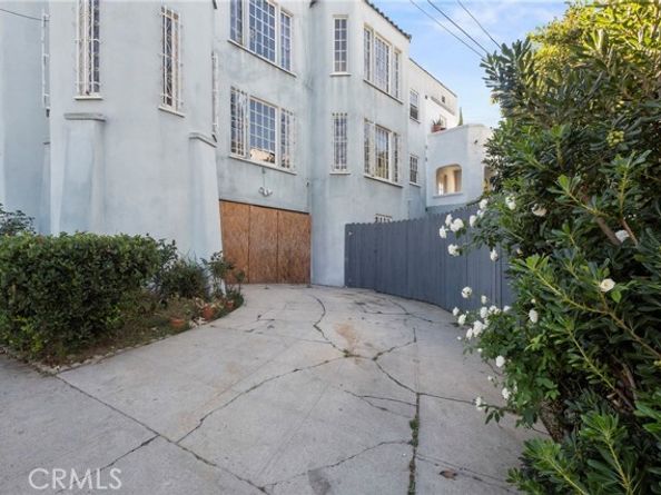 4916 W 12th, Los Angeles CA 90019