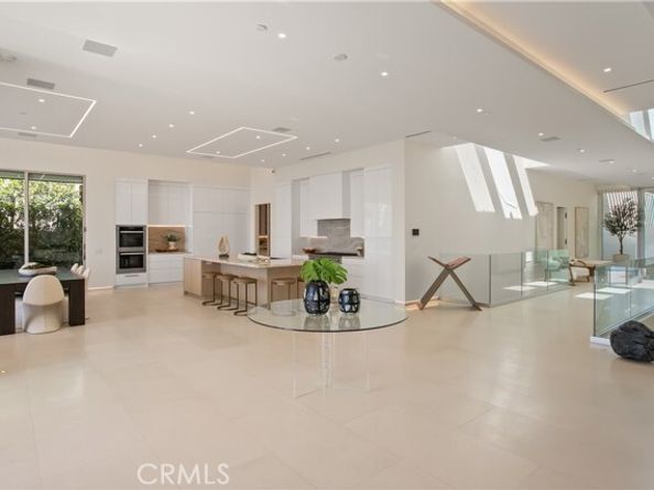 1119 Dolphin, Corona Del Mar (newport Beach) CA 92625