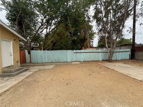 7447 Loma Verde Avenue, Canoga Park (los Angeles) CA 91303