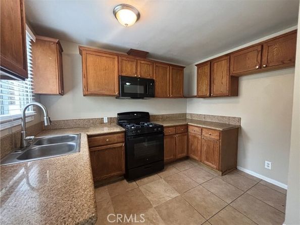 7447 Loma Verde Avenue, Canoga Park (los Angeles) CA 91303