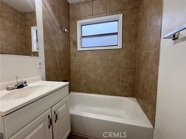 7447 Loma Verde Avenue, Canoga Park (los Angeles) CA 91303