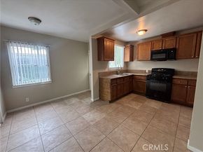 7447 Loma Verde Avenue, Canoga Park (los Angeles) CA 91303