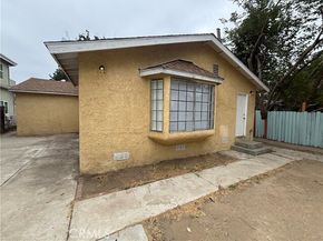 7447 Loma Verde Avenue, Canoga Park (los Angeles) CA 91303