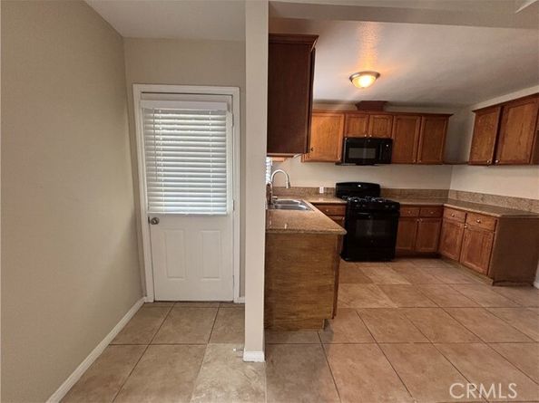 7447 Loma Verde Avenue, Canoga Park (los Angeles) CA 91303