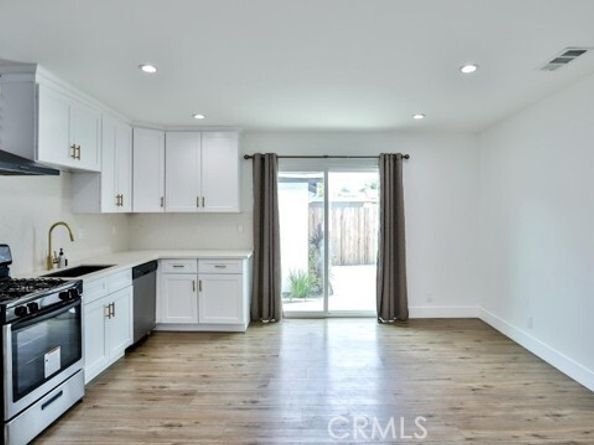 11445 Saticoy Street, North Hollywood (los Angeles) CA 91605