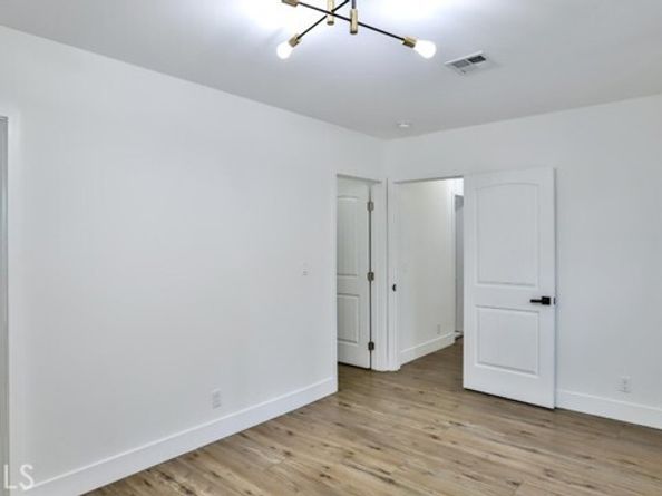 11445 Saticoy Street, North Hollywood (los Angeles) CA 91605